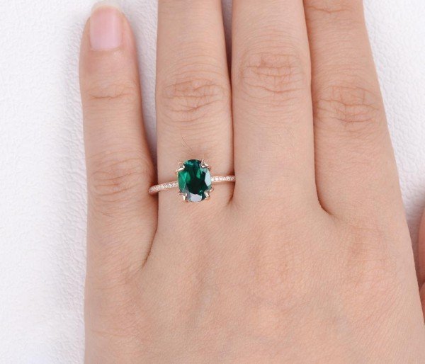 Oval Green Emerald Cuddle Ring - Rose - Finger