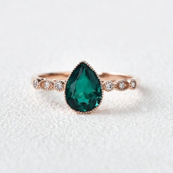 Pear Shaped Green Emerald Vintage Beaded Ring - Front