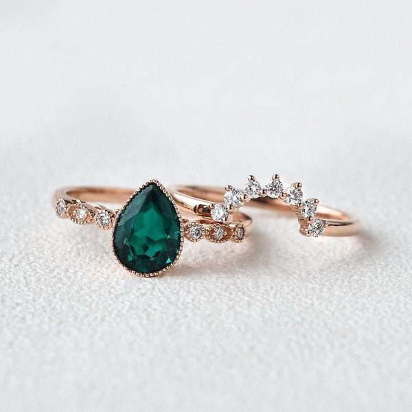 Pear Shaped Green Emerald Vintage Beaded Ring Set - Front - Seperate